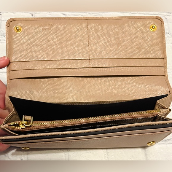 Prada Saffiano Leather Beige Bow Wallet - EUC with cards, box and paper! - Picture 4 of 16